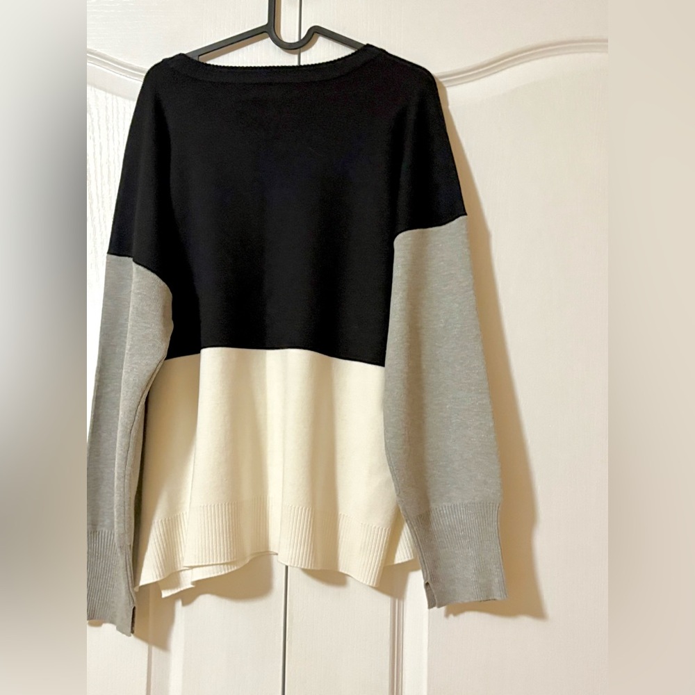 DKNY Colorblock Sweater in Black, Gray, and White Size XL - Picture 2 of 5